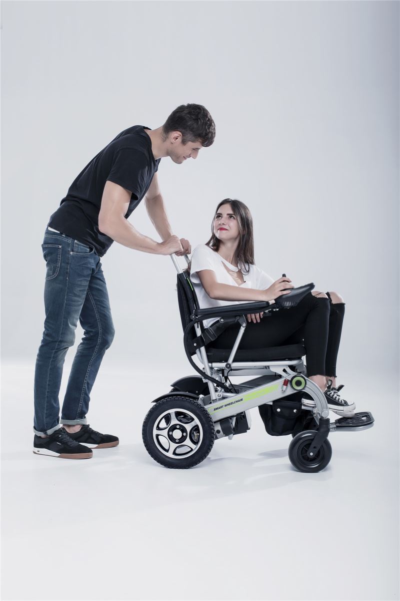 Airwheel H3 intelligent wheelchair