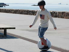 Airwheel electric self-balancing scooter is going to help people have an intimate connection with the nature or the wild in a weekend or a holiday. 