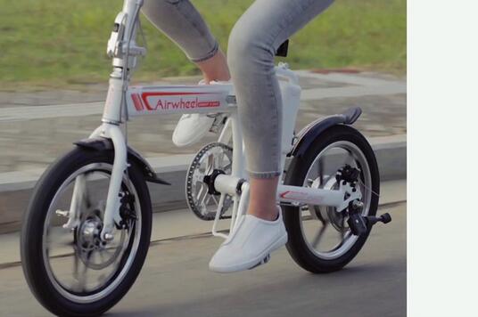 Riding Airwheel R5 is also a good way to relieve stress. 